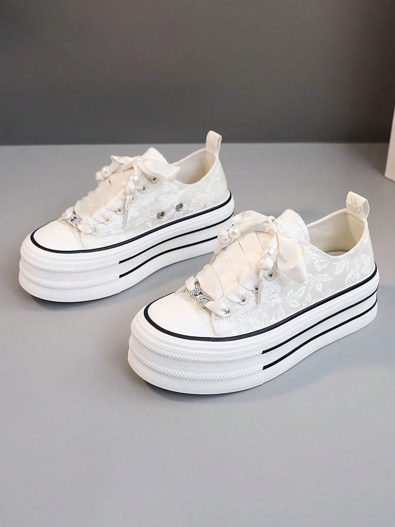 2024 Spring/Summer/Autumn New Height-Increasing White Casual Sports Shoes for Women