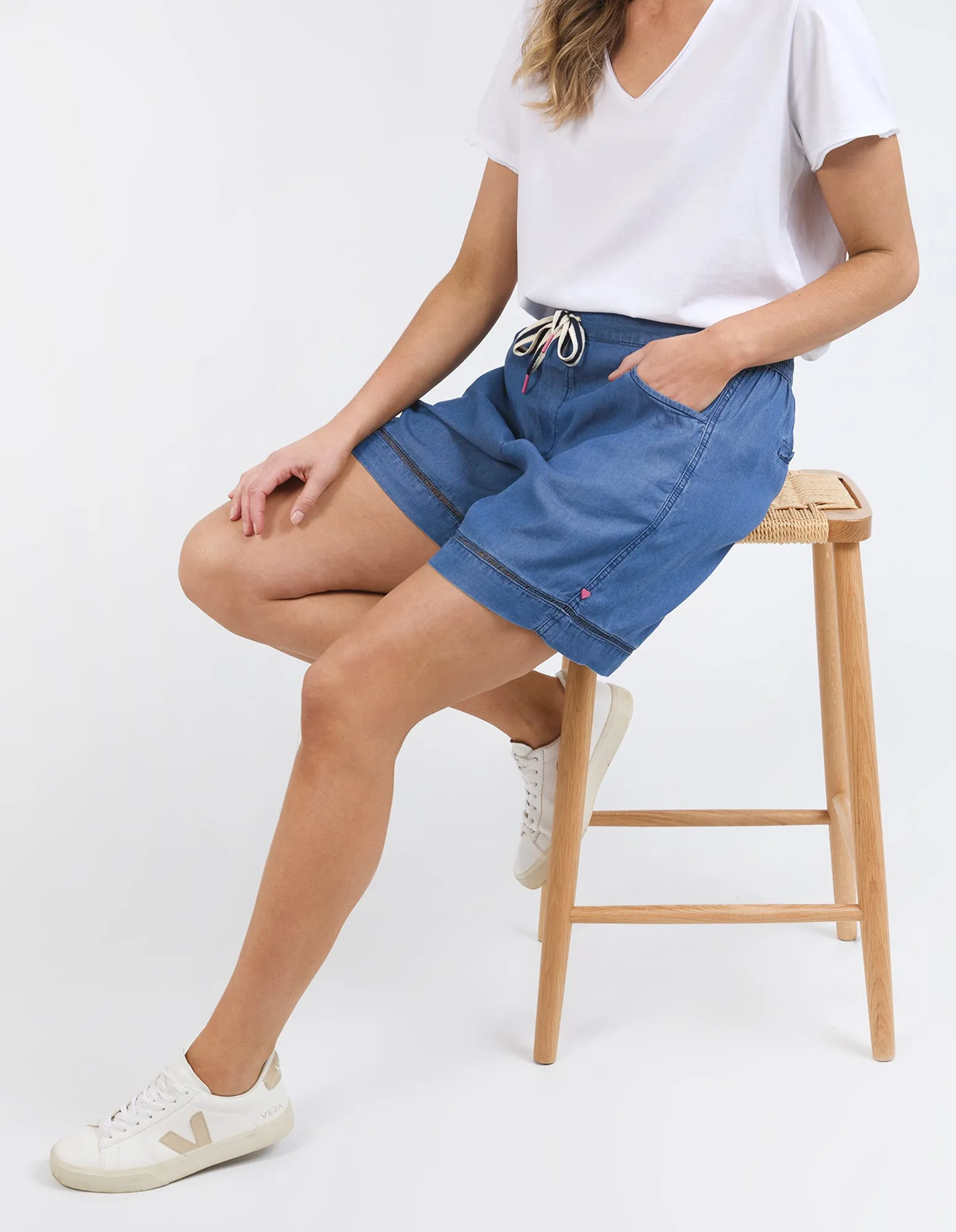 Astrid Chambray Short Dark Blue Wash