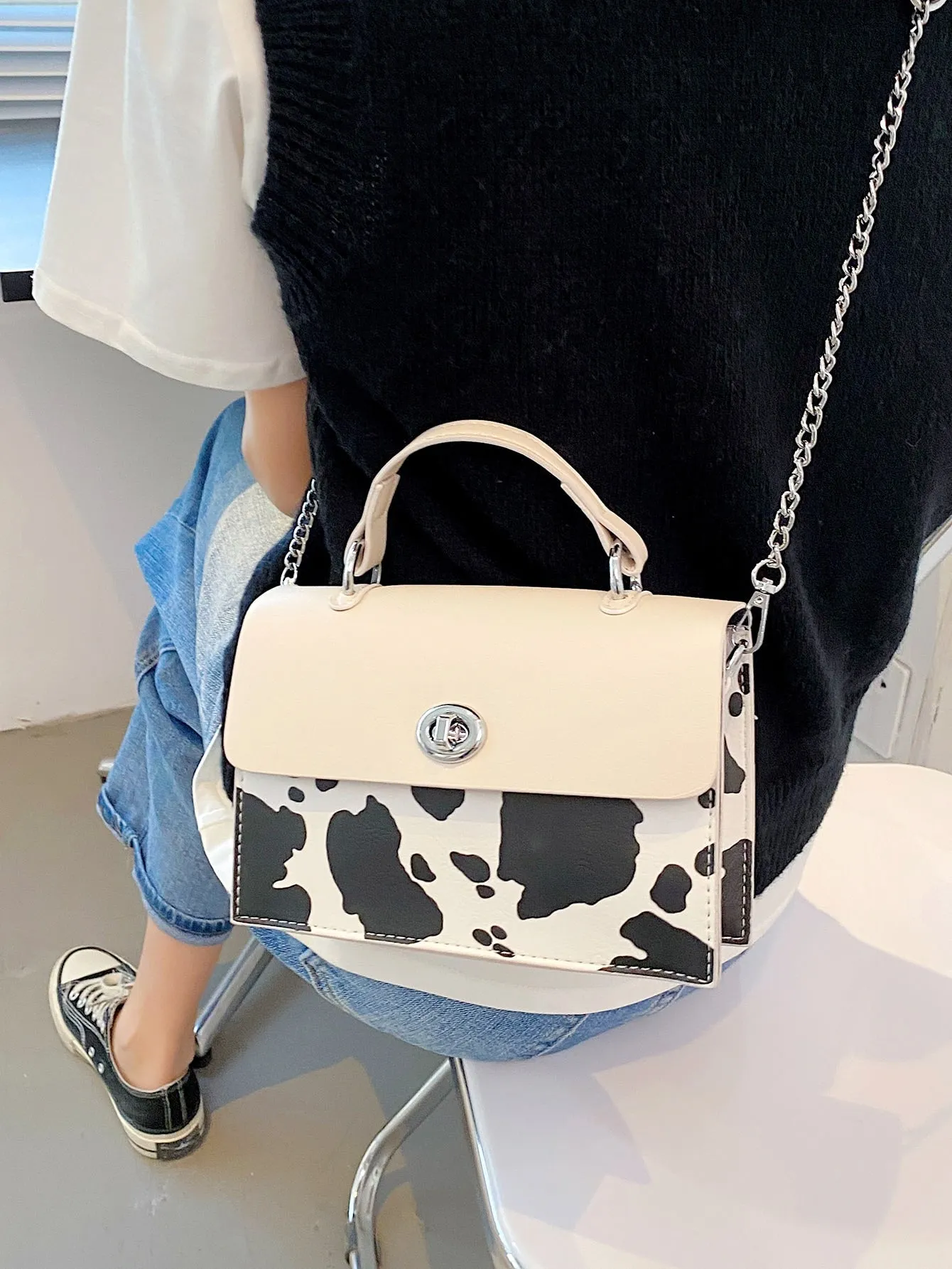 Cow Pattern Twist Lock Chain Bag