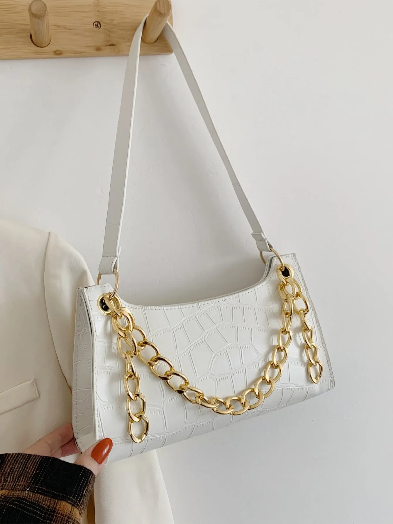 Croc Embossed Chain Decor Shoulder Bag