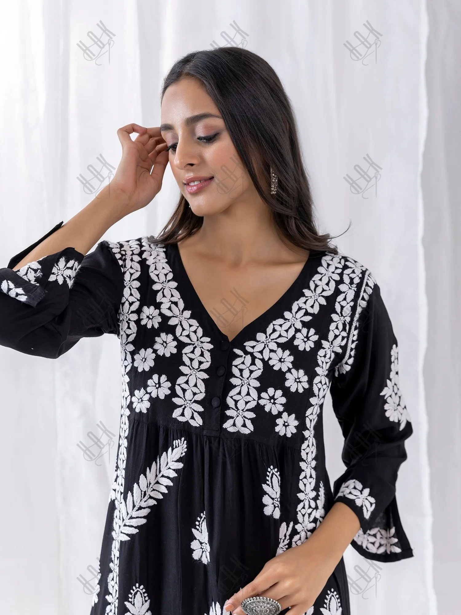 Fizaa Chikankari Kurta in Rayon Cotton V Neck Black