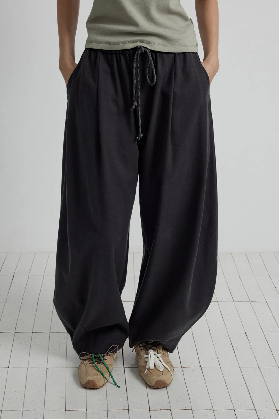 Relaxed balloon silhouette wide leg pants | 4 color