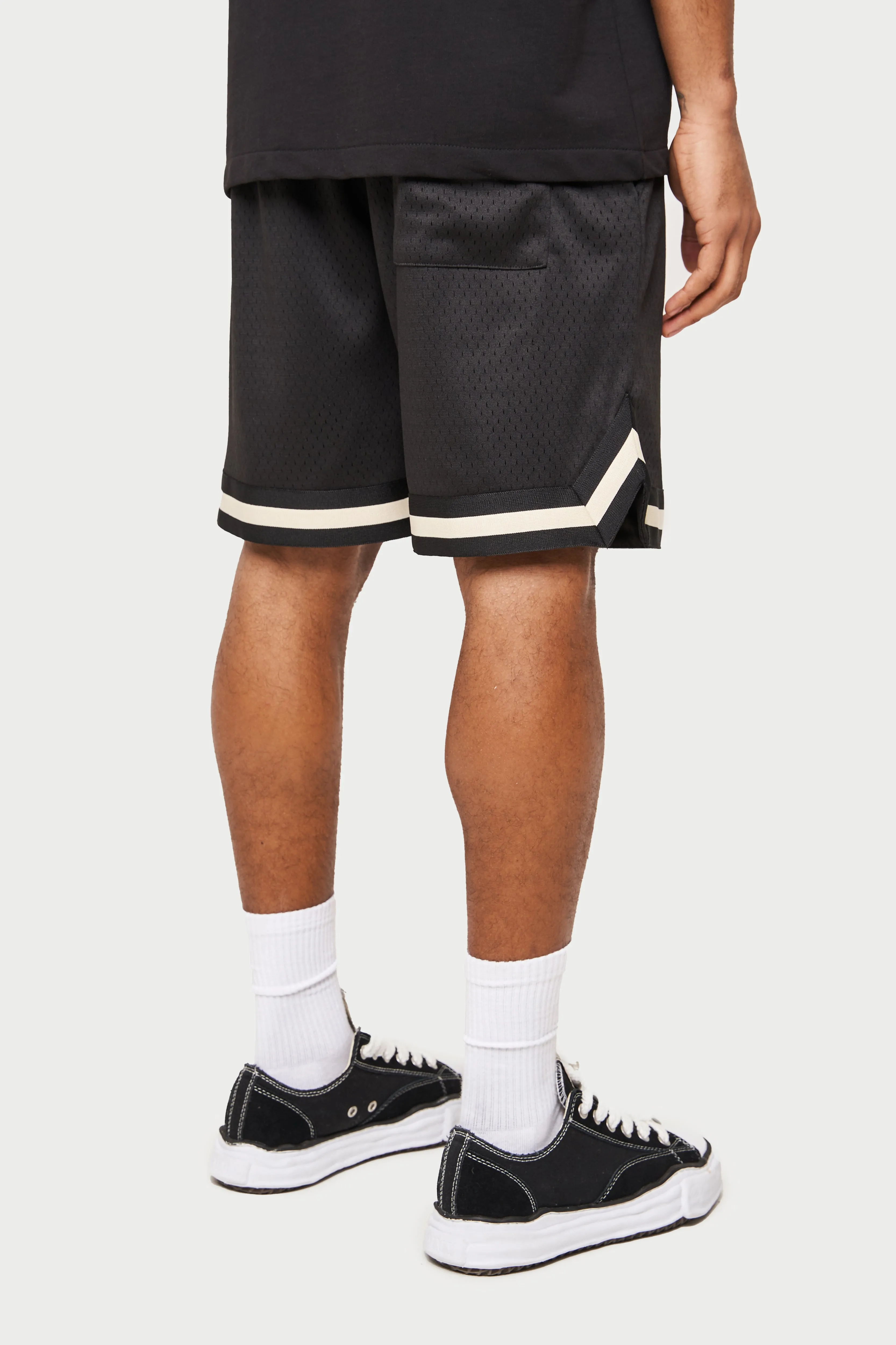 VARSITY MESH SHORT - BLACK